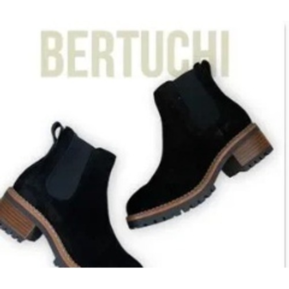 Bertuchi Black Chelsea Ankle Booties